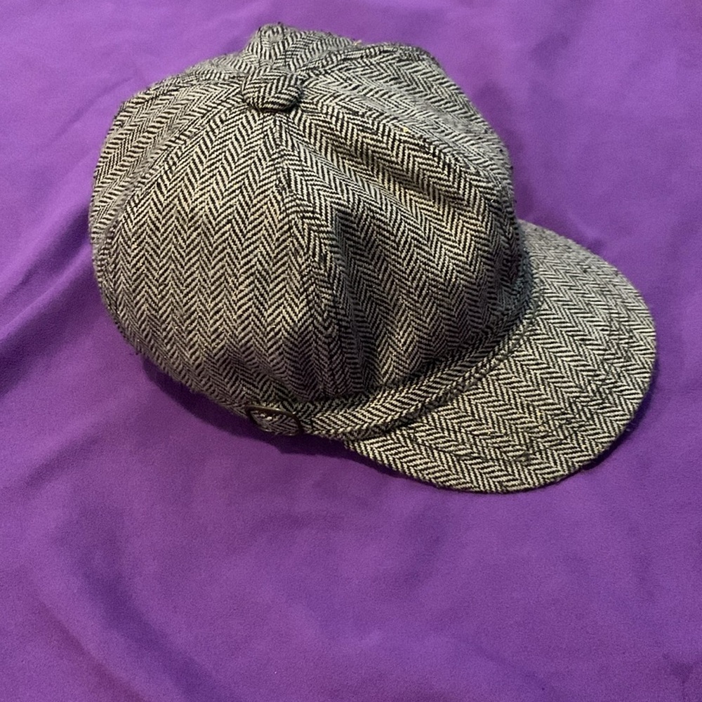 Hat - Picture 2 of 4